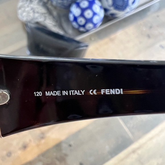 Fendi vintage logo sunglasses with case - Picture 6 of 8
